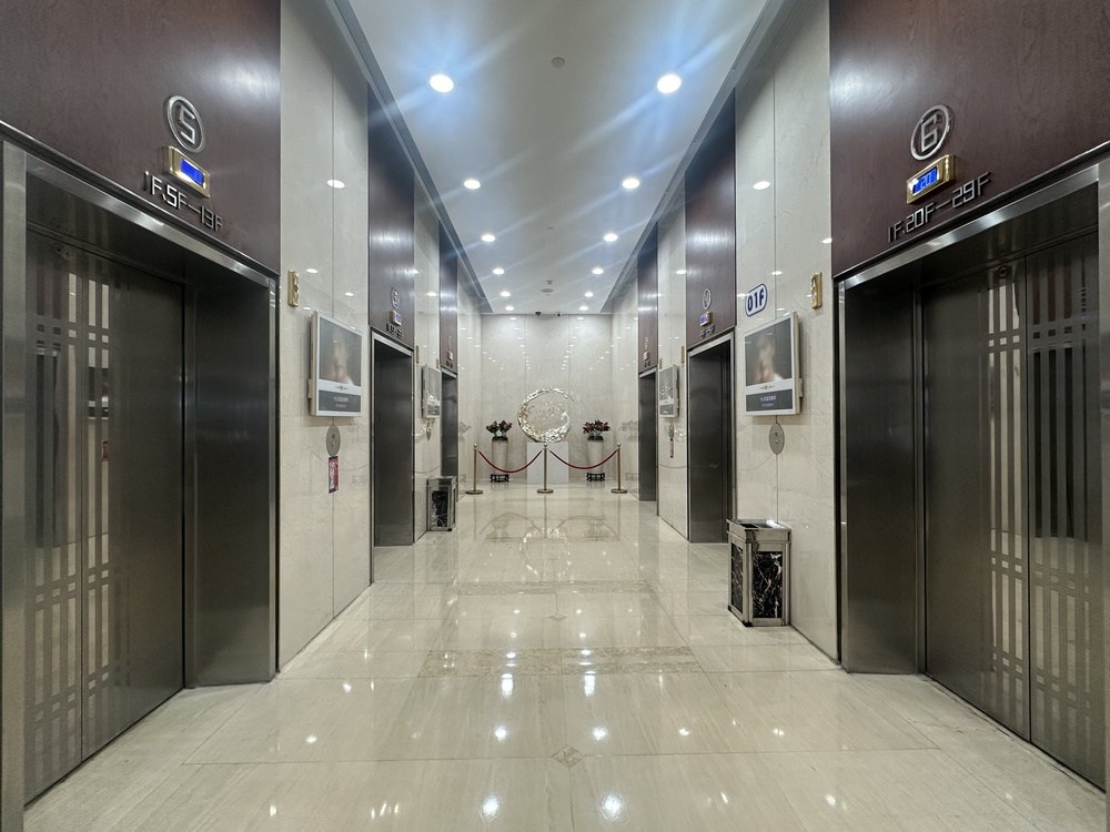 电梯厅1